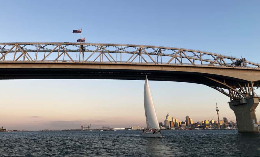 Auckland: Harbour Sailing Cruise with 3-Course Dinner - Sailing Waitematā Harbour for 150 minutes