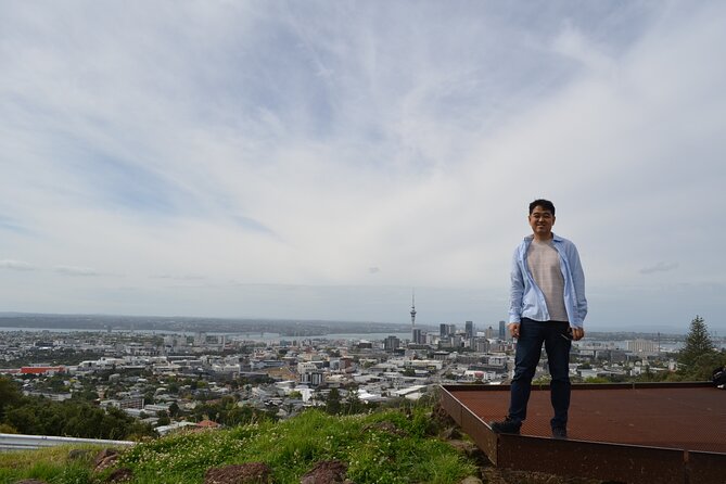 Auckland Highlights Full Day Guided Tour - Piha Beach and Lion Rock