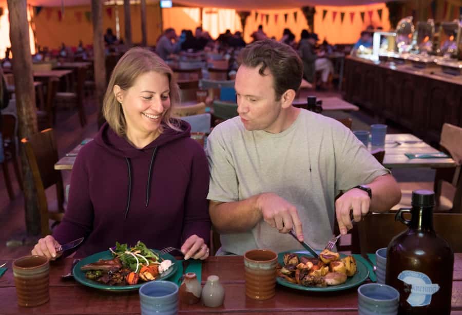 Auckland: Hobbiton Movie Set Day Trip with Festive Lunch - Key details to know before visiting
