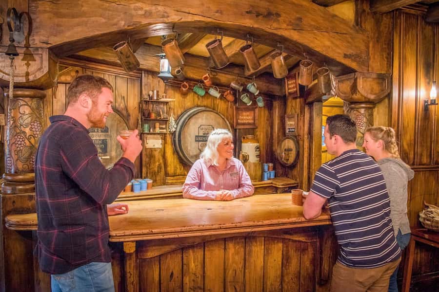 Auckland: Hobbiton Movie Set Day Trip with Festive Lunch - Is the $182 price good value?