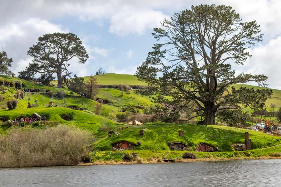Auckland: Hobbiton & Waitomo Caves Small-Group Tour & Lunch - Why this Auckland day trip works