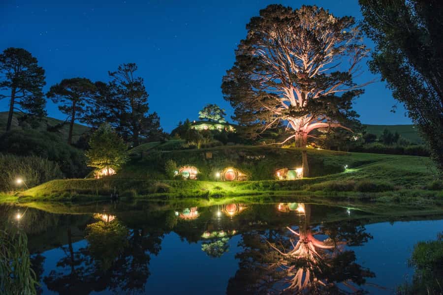 Auckland: Hobbiton & Waitomo Glow Worm Caves Private Tour - Why combining Hobbiton and Waitomo makes sense