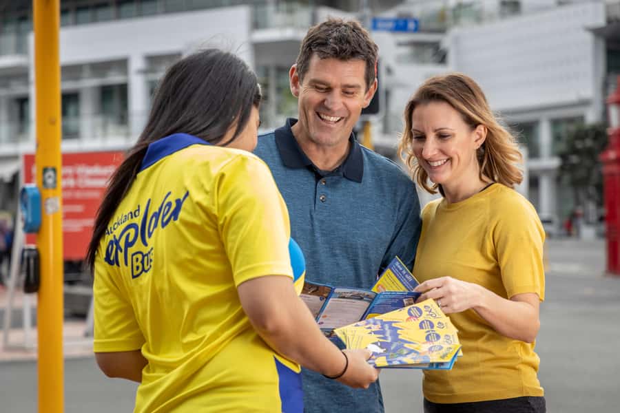 Auckland: Hop-On Hop-Off Explorer Bus Ticket - The Blue route from October through April