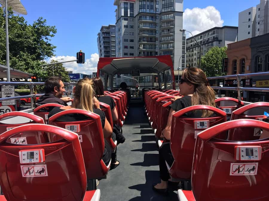 Auckland: Hop-On Hop-Off Explorer Bus Ticket - Commentary, comfort, and onboard service