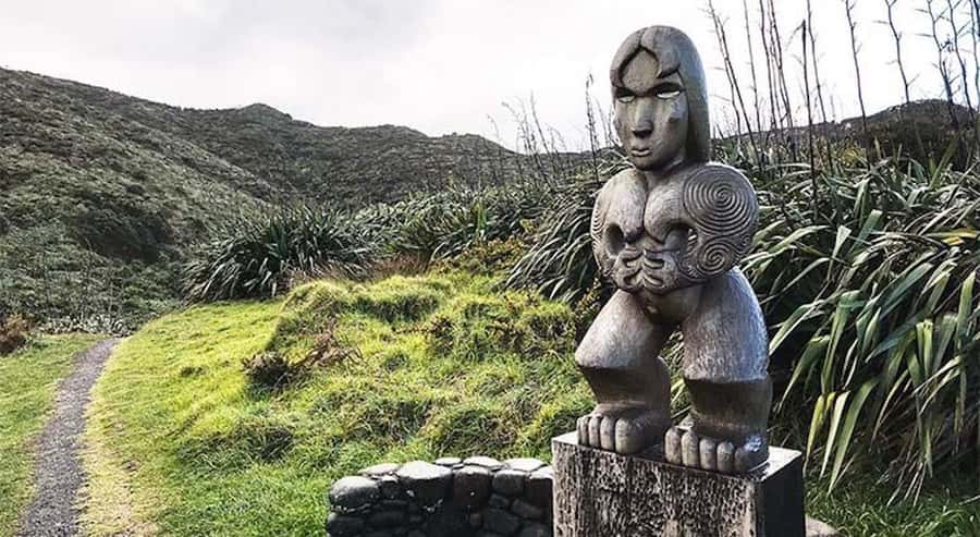 Auckland: Piha Beach, Rainforest, & Mount Eden Private Tour - Key points to know before booking