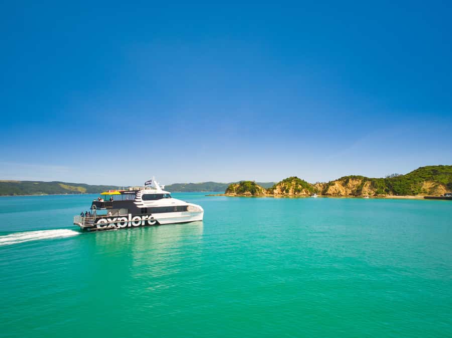 Auckland: Rotoroa Island and Man O'War Vineyard Combo Tour - Why this island pairing works