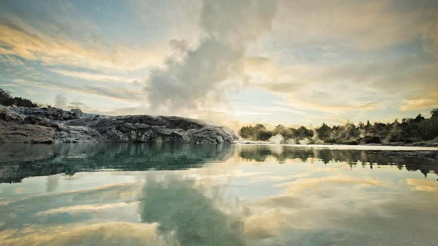 Auckland: Rotorua Highlights inc Wai O Tapu & Te Puia Tour - Wai-O-Tapu and the Champagne Pool
