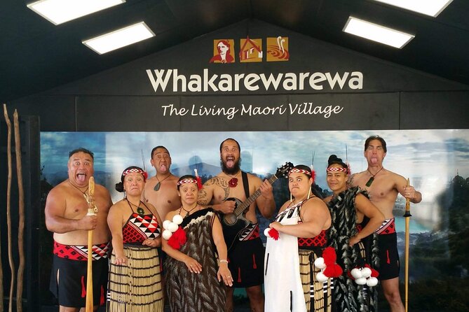 Auckland : Rotorua Living Maori Village with Haka and Hangi Lunch - Steam, mud, geysers, and Māori stories