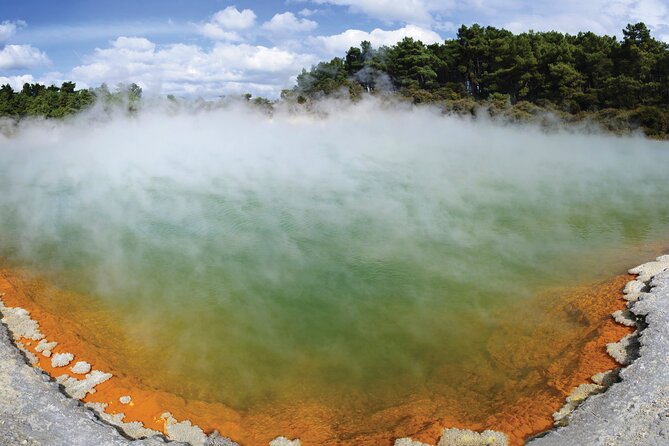 Auckland: Rotorua Tour with Waiotapu, Te Puia and Maori Haka - Wai-O-Tapu’s Bright Geothermal Colors