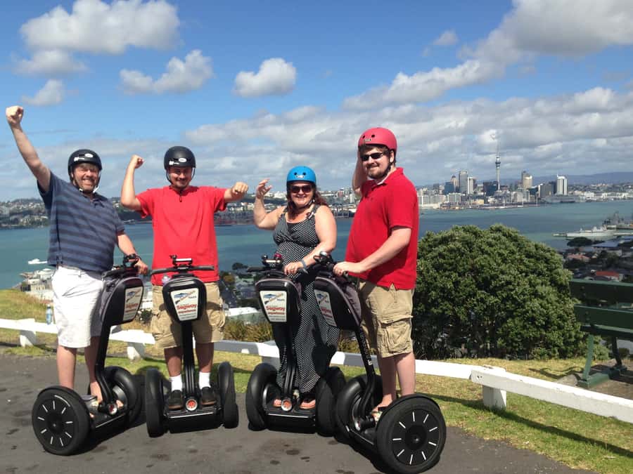 Auckland: Segway Tour to Mount Victoria - Free riding time in a Devonport park
