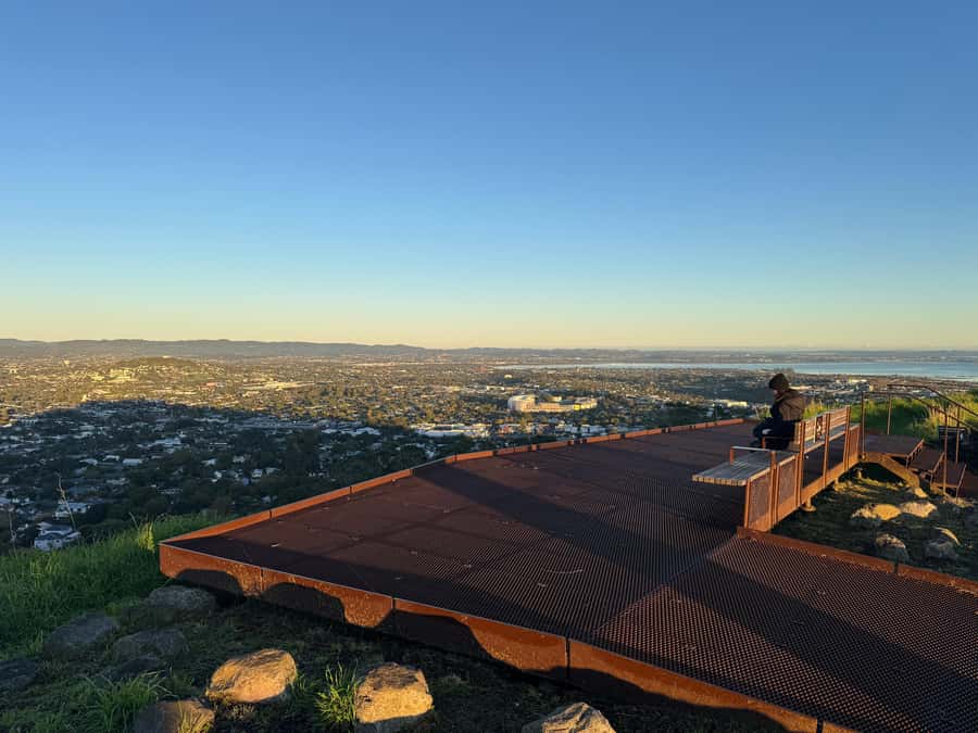 Auckland Sunrise Tour: Mount Eden Summit & Morning Views - What the panoramic view means for your morning