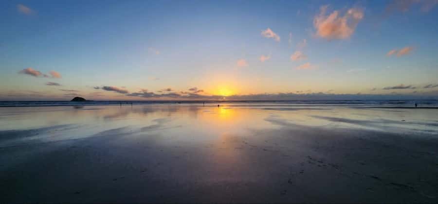 Auckland: Sunset Tour with Thermal pool & Wine Tasting - Should you book the Auckland sunset and thermal pool tour?