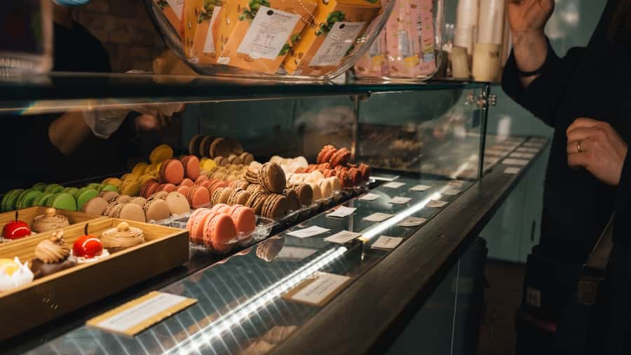 Auckland Tastebud Tour, local food, wine and history tour - Wine and local food with useful context