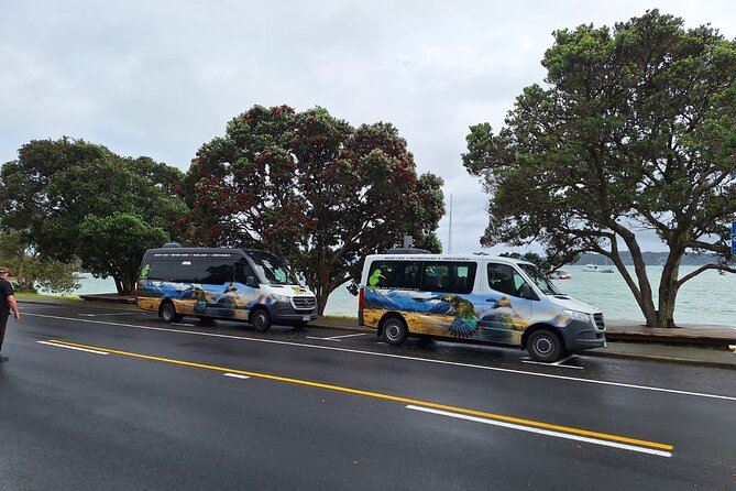 Auckland to Paihia via West Coast Small Group Tour (One Way) - The guide can make or break a long day