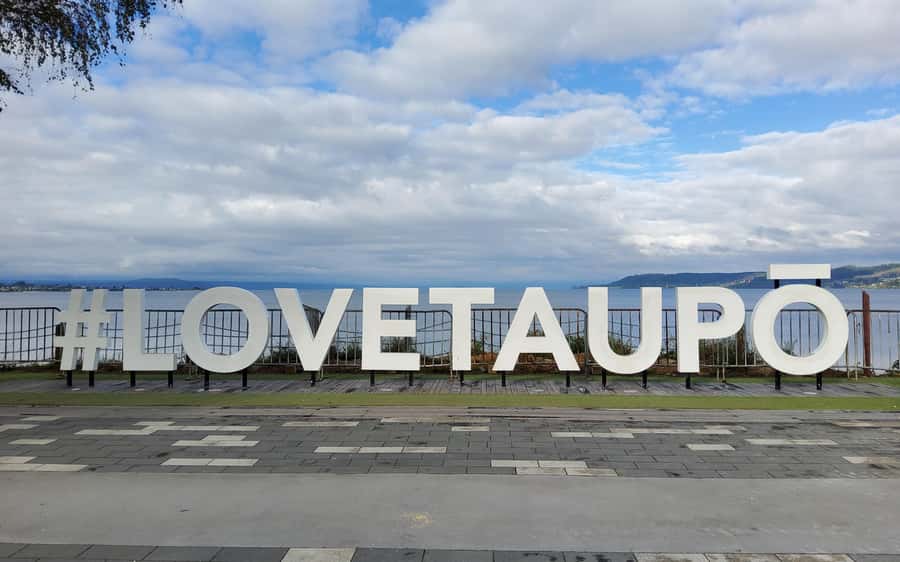 Auckland: Wai-O-Tapu and Lake Taupo Private Day Tour - What the private format adds