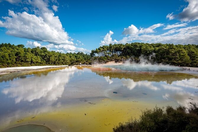 Auckland: Wai-O-Tapu, Polynesian Spa & Maori Haka Day Tour - Seeing Rotorua beyond the hot pools