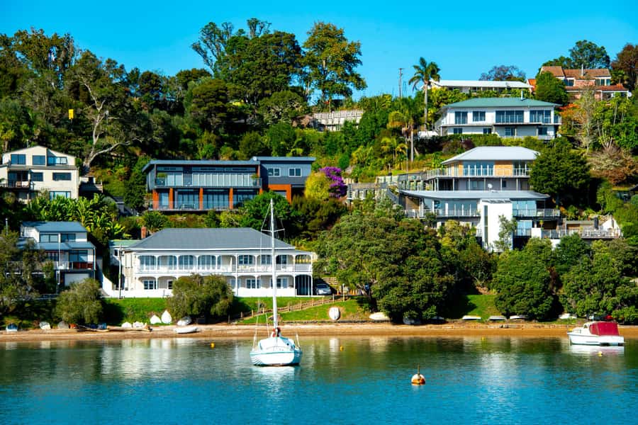 Bay of Islands: 1 Hour Scenic Bay of Islands Tour - Key points at a glance