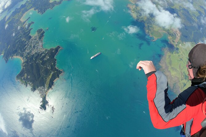 Bay of Islands: 12,000ft Skydive - Islands, cliffs, and the Hole in the Rock