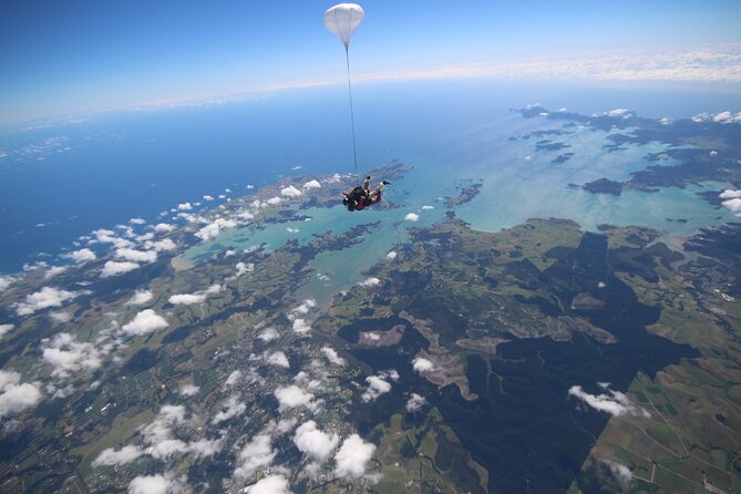 Bay of Islands: 12,000ft Skydive - The safety briefing and tandem preparation