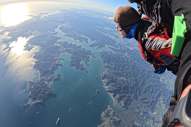 Bay of Islands: 18,000ft Skydive - Reading the Bay of Islands from above