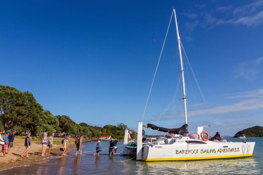 Bay of Islands 2-Hour Sundowner Evening Sailing Cruise - Who should book the 5 PM departure