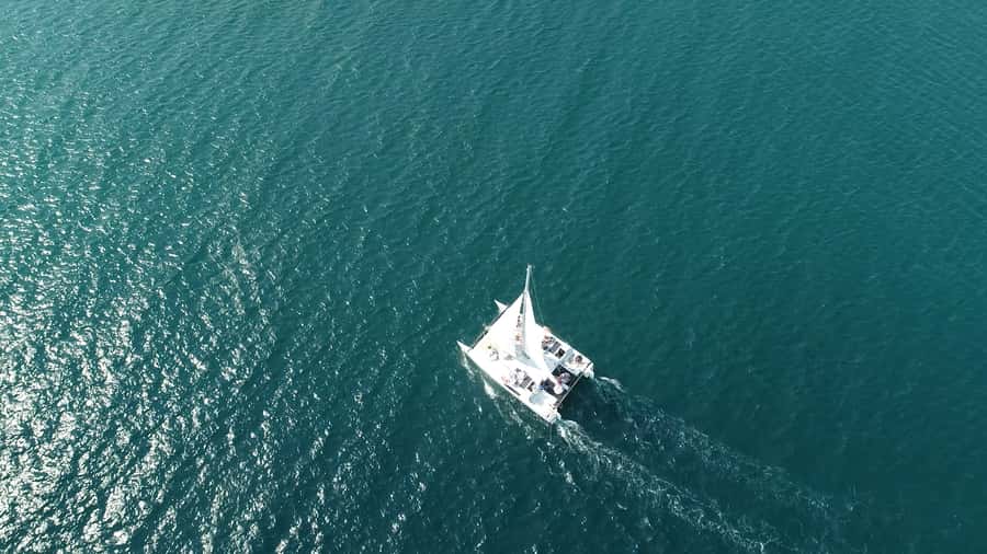 Bay of Islands 2-Hour Sundowner Evening Sailing Cruise - What the crew adds to the experience