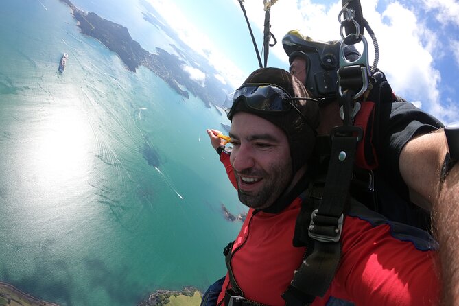 Bay of Islands: 9000ft Skydive - Cape Brett, the Hole in the Rock, and northern horizons