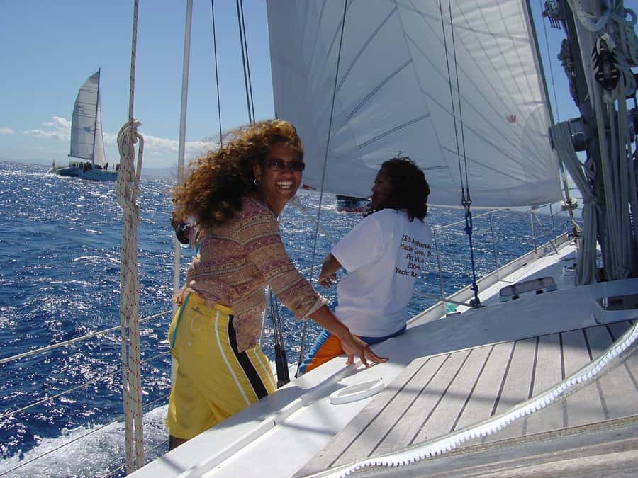 Bay of Islands: Awesome Day Sailing Tour with Island Stop - Snacks, sea air, and a slower morning