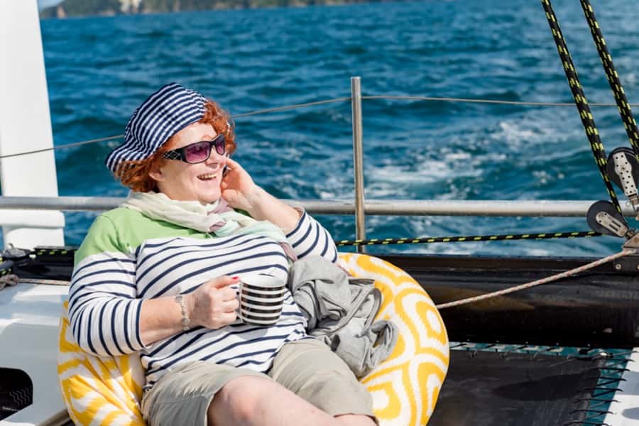 Bay of Islands: Catamaran Sail, Wildlife Island & Lunch - A simple picnic with a good setting