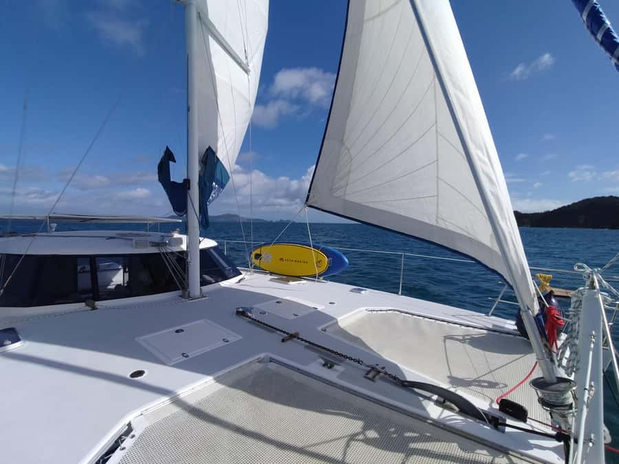 Bay of Islands: Day Sailing Cruise with Island Stop & Lunch - Lunch aboard the catamaran