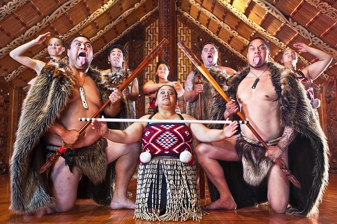 Bay of Islands Heritage Experience from Auckland incl. Waitangi & Russell - The 6:00 am Auckland pickup