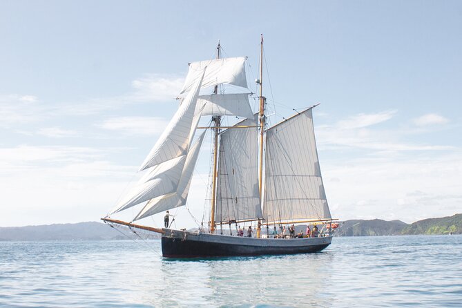 Bay of Islands Tall Ship Sailing on R. Tucker Thompson Including BBQ Lunch - A Vintage Schooner With Room to Get Involved
