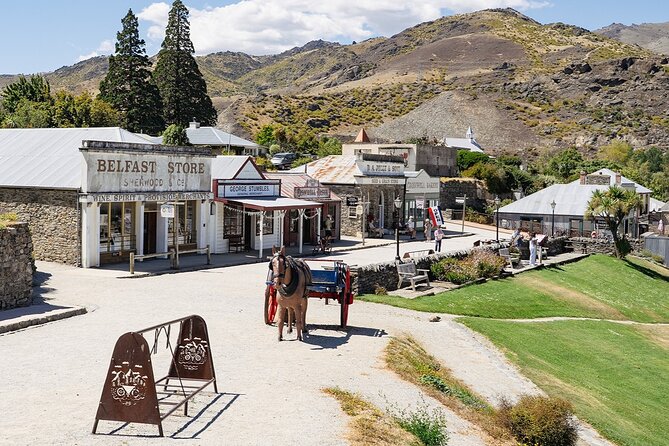 Boutique Wine Tour - visit Central Otago, 4 Wineries & Lunch - Cromwell Wine Country and the Second Tasting