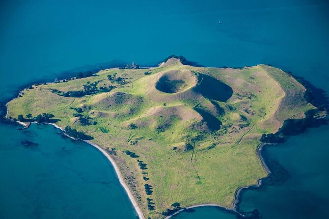 Browns Island Motukorea Sea Kayak Tour - The Barnard brothers and New Zealand aviation