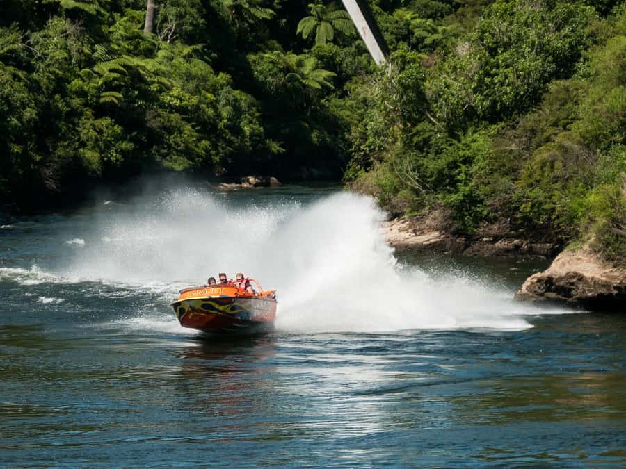 Cambridge Waikato New Zealand: Tour -45 Min Extreme Jet Boat - Arriving at 4 Dominion Avenue