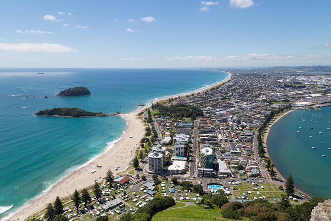 Cathedral Cove & Hot Water Beach with Lunch from Auckland - Hot Water Beach is nature’s tide-powered spa