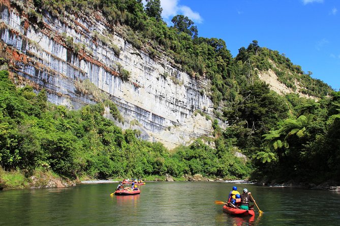 Cathedral Cove Kayak Tour - Reaching Cathedral Cove by water