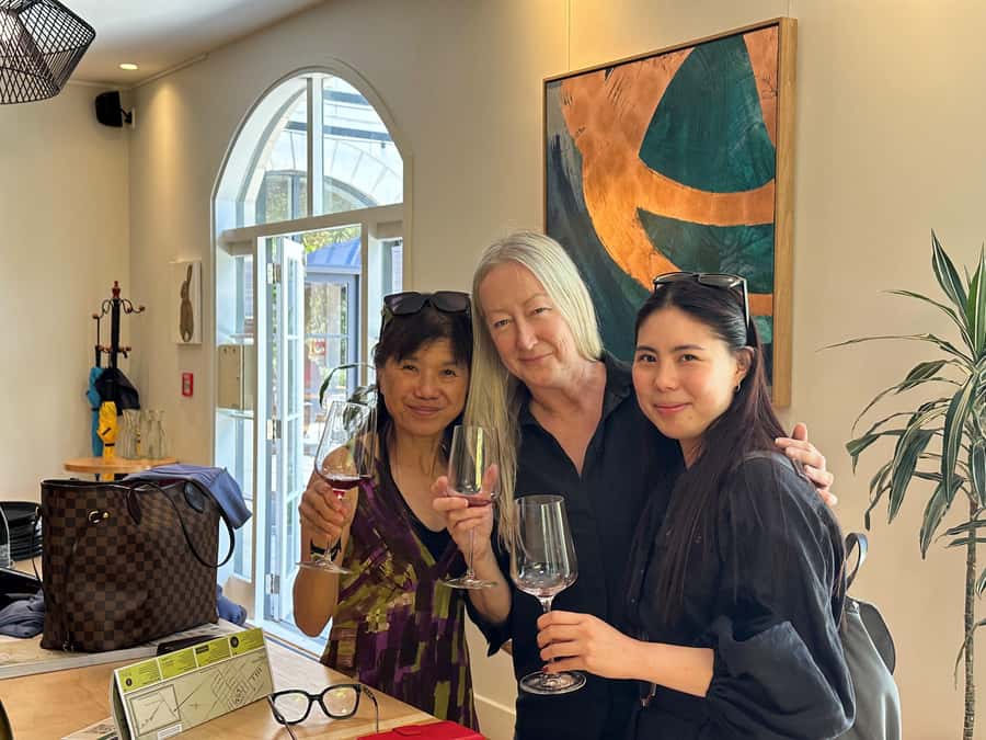 Chefs Private Martinborough wine tour with Gourmet Lunch - The first 45-minute tasting in Martinborough