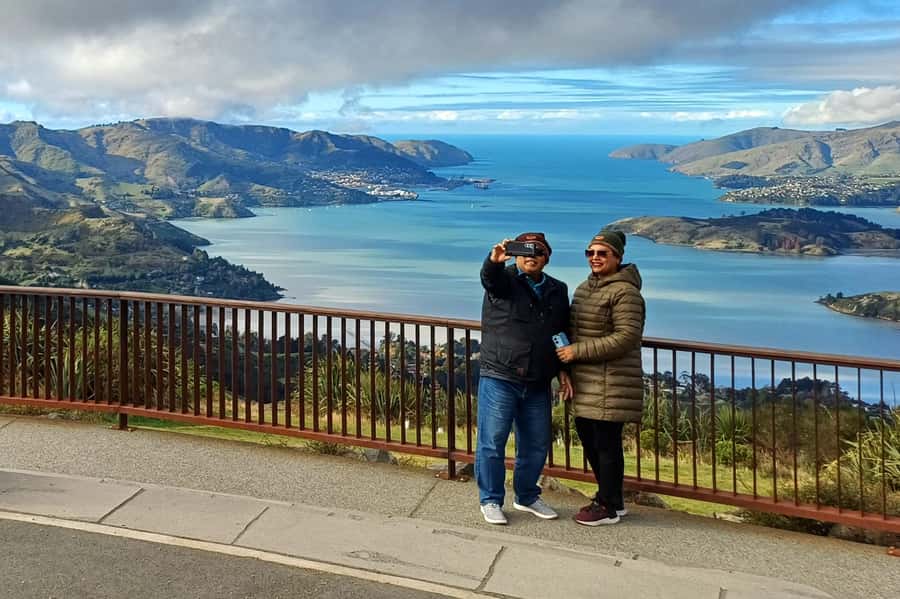 Christchurch: 1/2-Day Scenic Highlights Small Group Tour - Tea and wide views at the Sign of the Bellbird