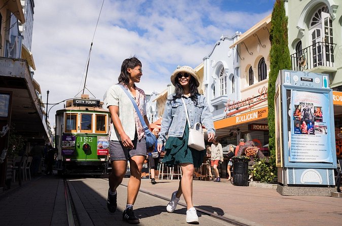 Christchurch Essentials Guided Walking Tour - Tūranga and the Avon River Ōtākaro