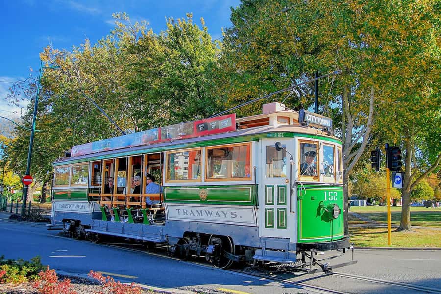 Christchurch Gondola and Tram City Tour Combo - Getting between the tram and gondola