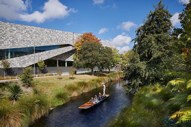 Christchurch Half Day Tour - Starting with Christchurch’s museums and central story