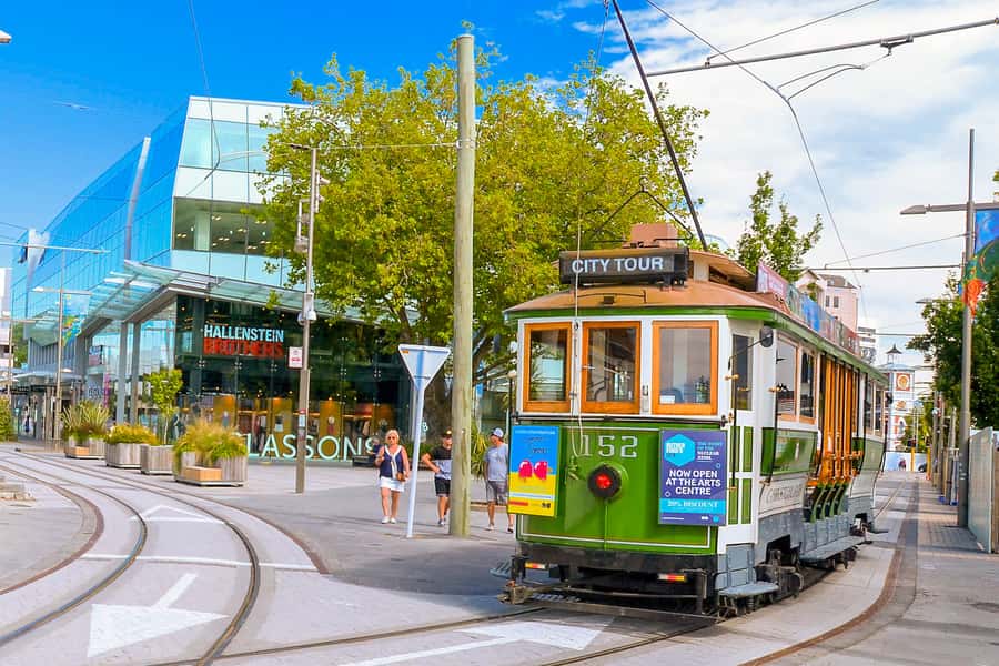 Christchurch: Hop-On Hop-Off Tour by Vintage Tram - Crowds, queues, and the best time to ride