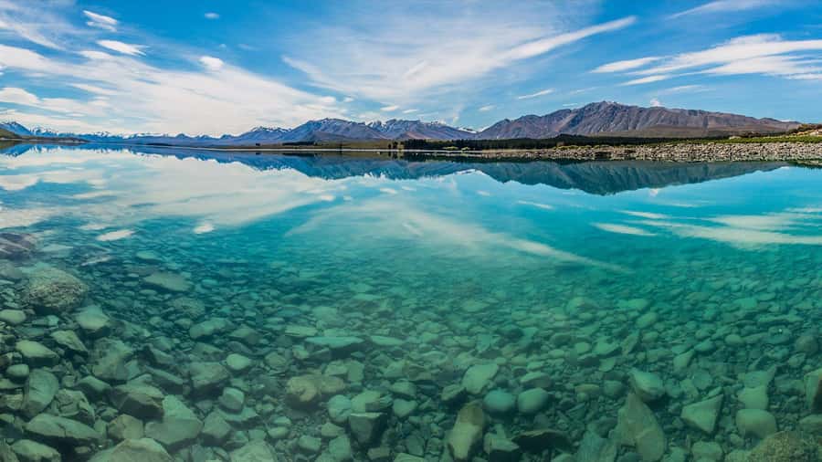 Christchurch: Mt Cook Day Trip/Lake Tekapo & Tasman Glacier - Fairlie Pies and the Road Into Mackenzie Country