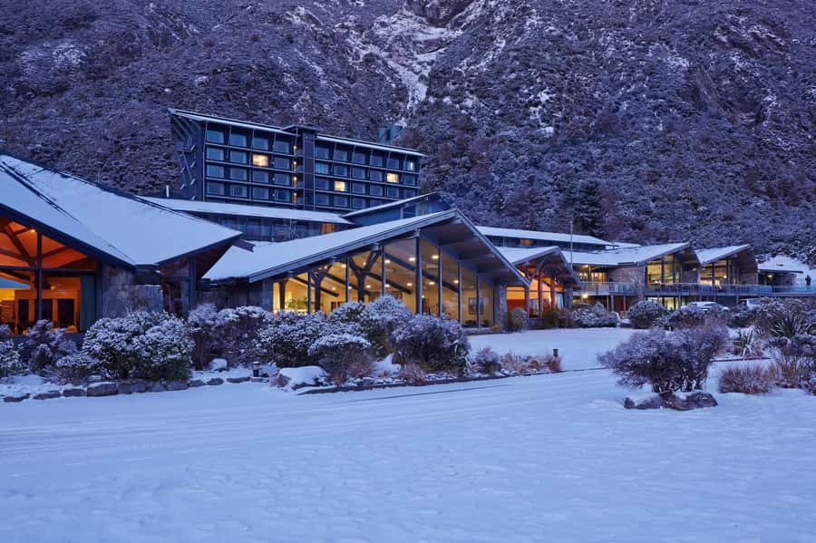 Christchurch: Mt Cook Full-Day Private Tour via Lake Tekapo - Geraldine and Fairlie: gentle openings to a big day