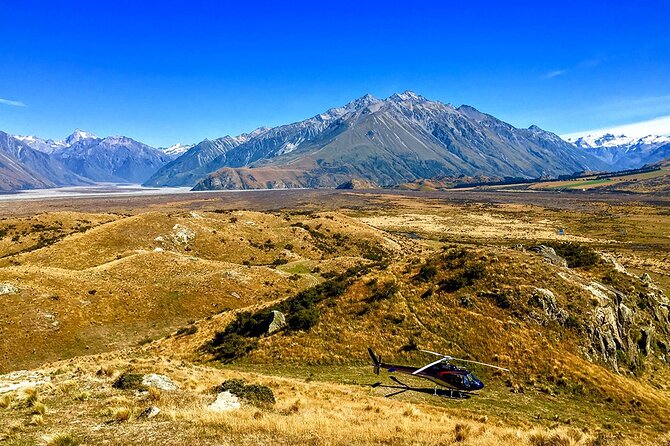 Christchurch to Aoraki Mount Cook helicopter tour - The Possible Landing on Liebig Dome