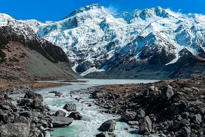Christchurch to Queenstown One Way Tour Via Lake Tekapo & Mt Cook - Lake Pukaki: a short stop with a big view