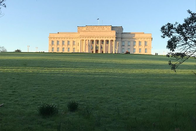 "City of Sails" highlights - private tour with German tour guide - Auckland Domain and the First City Orientation