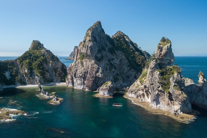 Coromandel Adventure and Wildlife Boat Tour to Aldermen Islands - Leaving Tairua Marina for open water