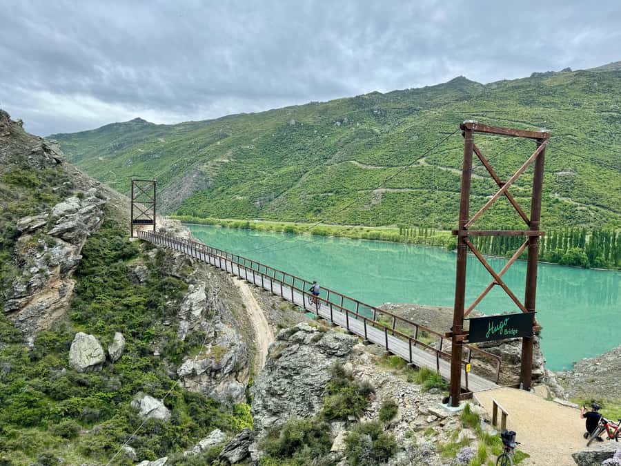Cromwell: Lake Dunstan Boat & eBike Tour with Winery Lunch - Key points before you book